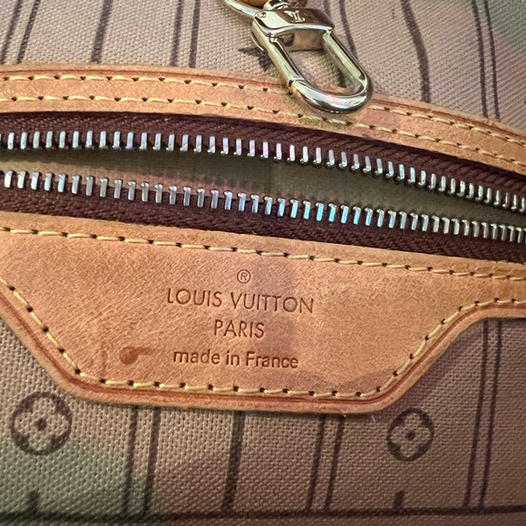 π«SOLDπ« Authentic Louis Vuitton Neverfull MM - Picture 10 of 16